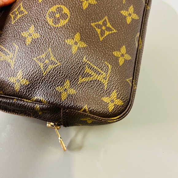 Toiletry 23 make up pouch ✔️Sold - Picture 11 of 16